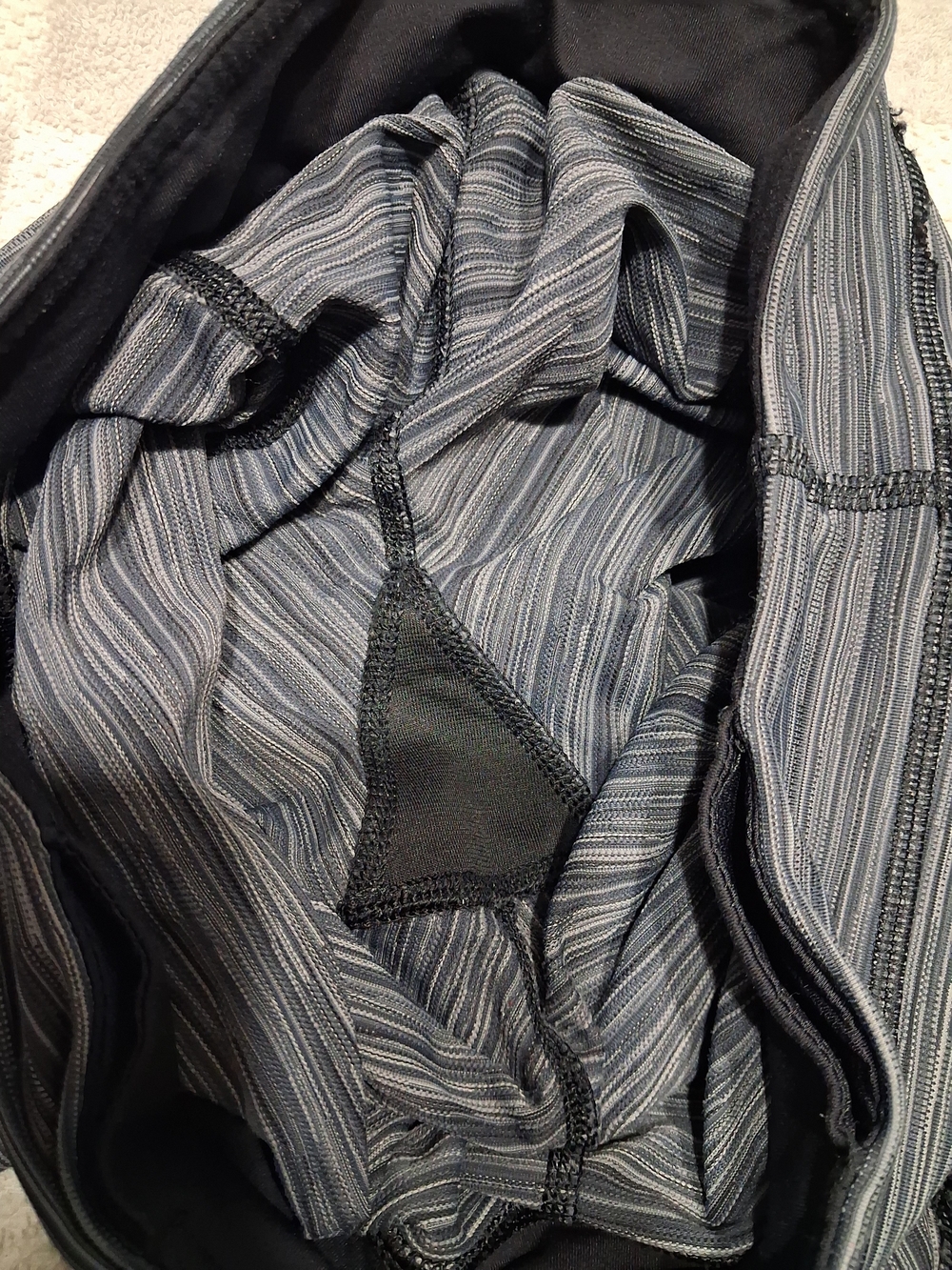 Lululemon Run: Inspire Crop II (Mesh) Size 6 - Picture 9 of 12